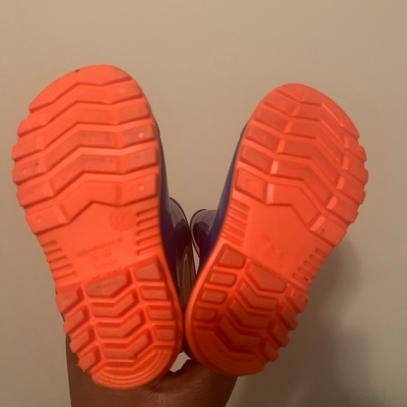 Rainboots - Picture 3 of 3